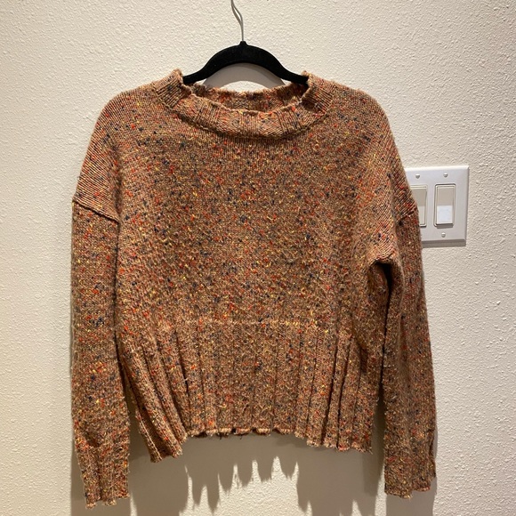 Lou & Grey Sweaters - Lou & Grey pullover sweater in XS. Minor signs of wear. Warm and super cute!